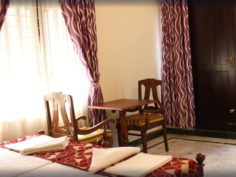 Hotel White Rose Kochi Eksteriør billede
