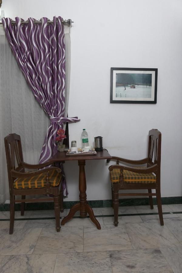 Hotel White Rose Kochi Eksteriør billede