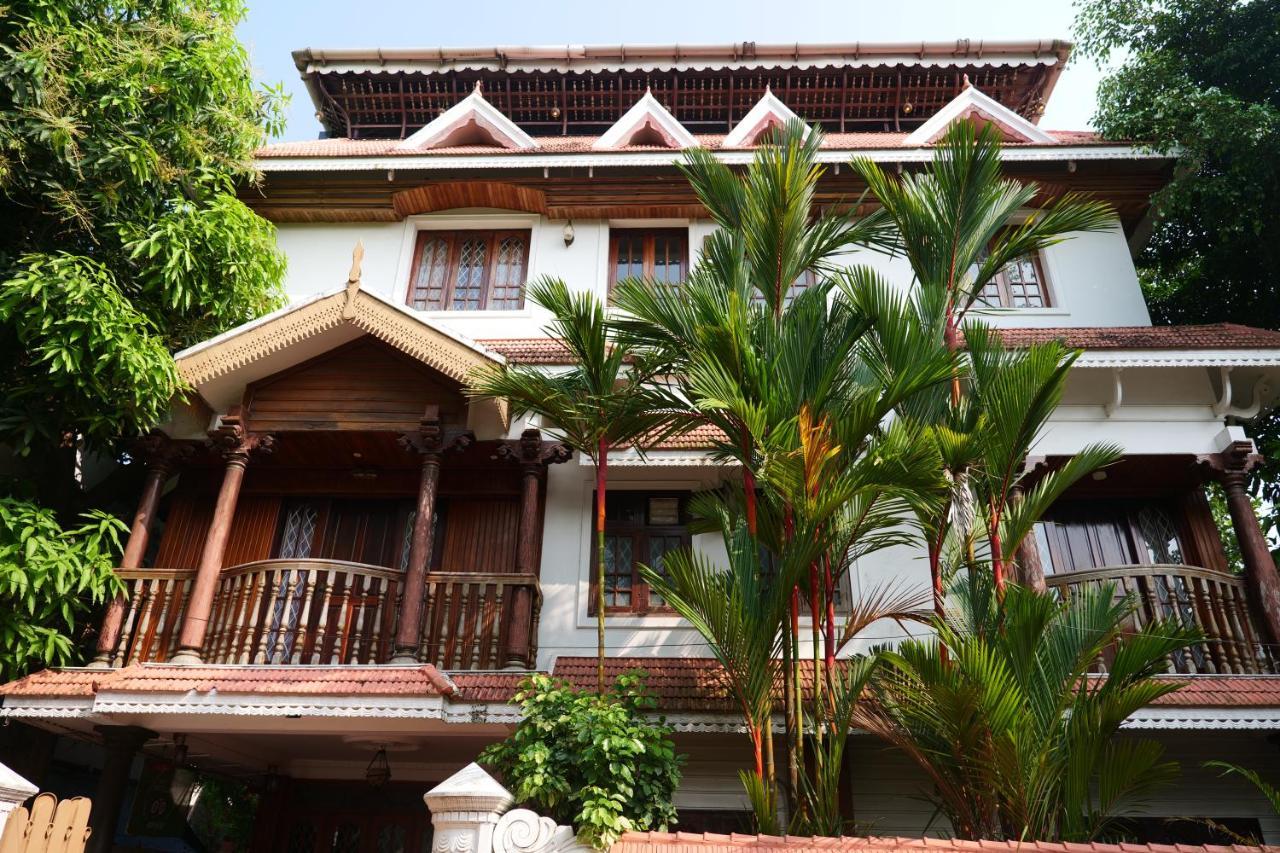 Hotel White Rose Kochi Eksteriør billede