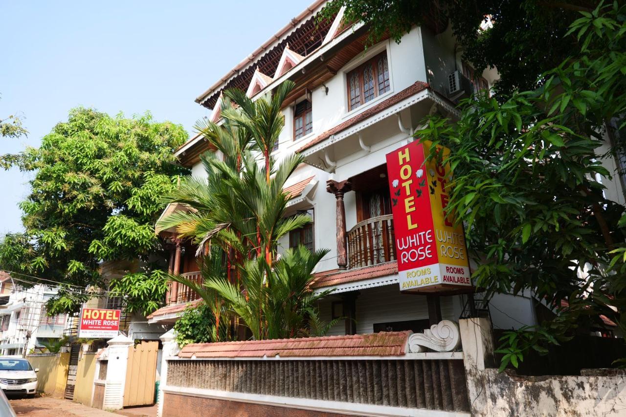 Hotel White Rose Kochi Eksteriør billede