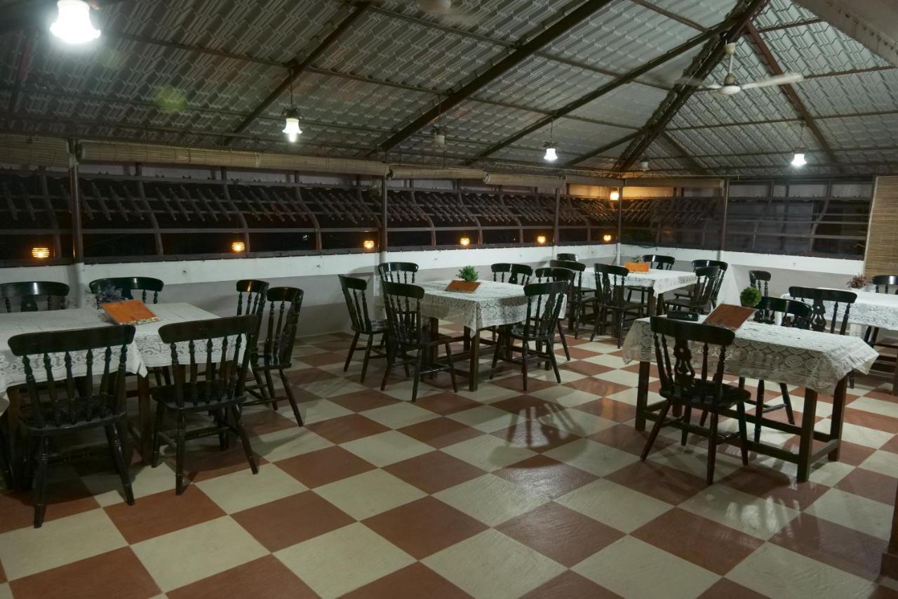 Hotel White Rose Kochi Eksteriør billede