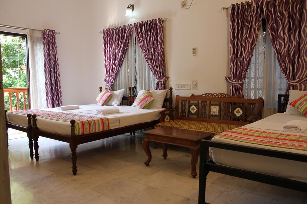 Hotel White Rose Kochi Eksteriør billede