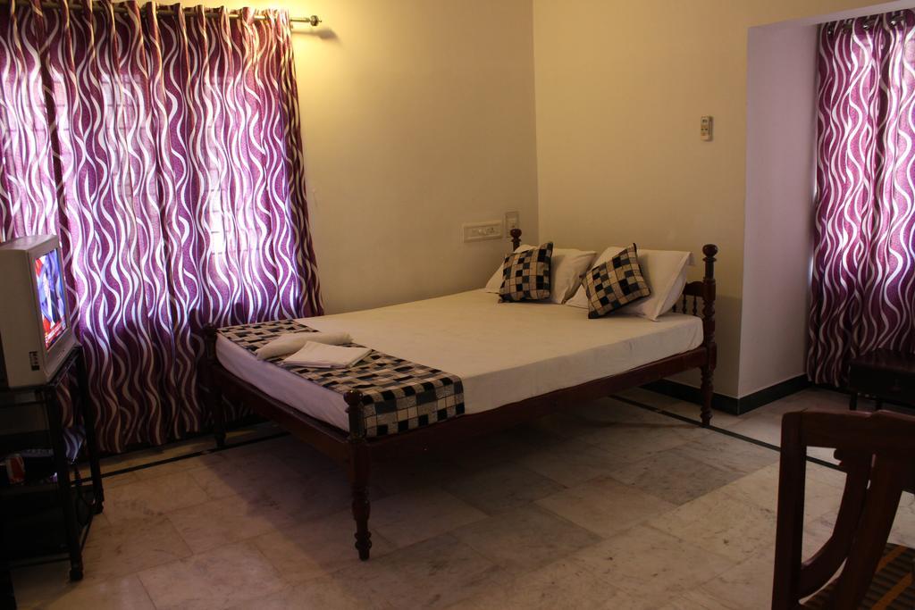 Hotel White Rose Kochi Eksteriør billede
