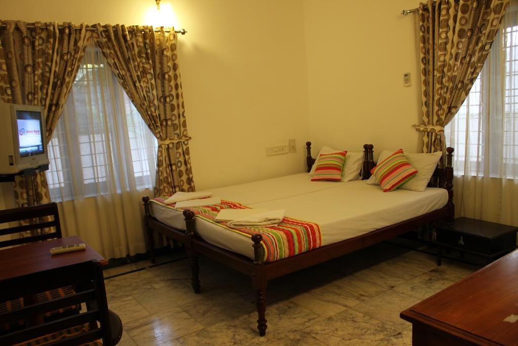 Hotel White Rose Kochi Eksteriør billede