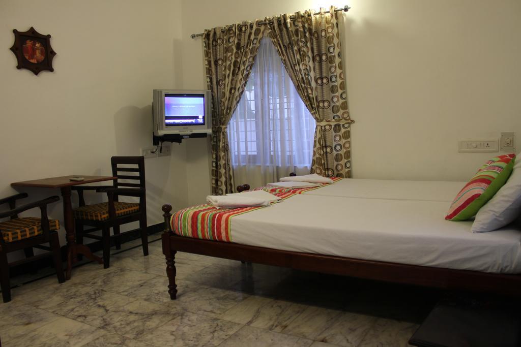 Hotel White Rose Kochi Eksteriør billede