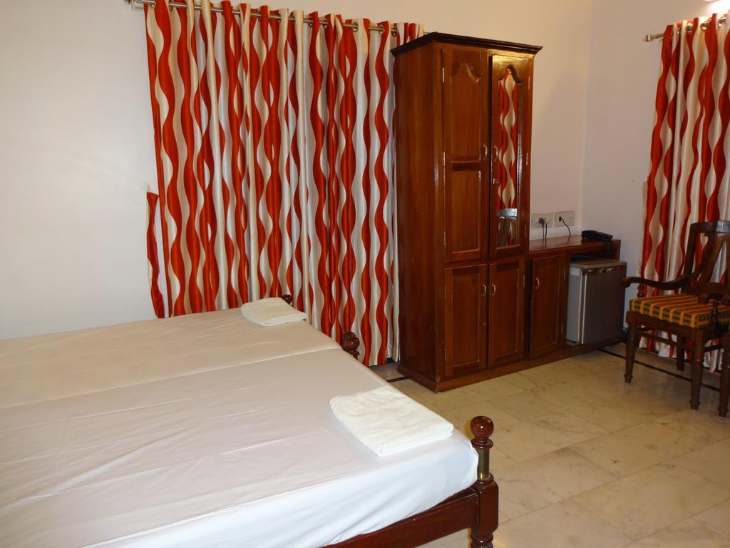 Hotel White Rose Kochi Værelse billede