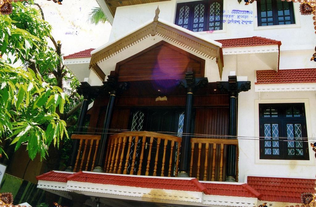 Hotel White Rose Kochi Eksteriør billede