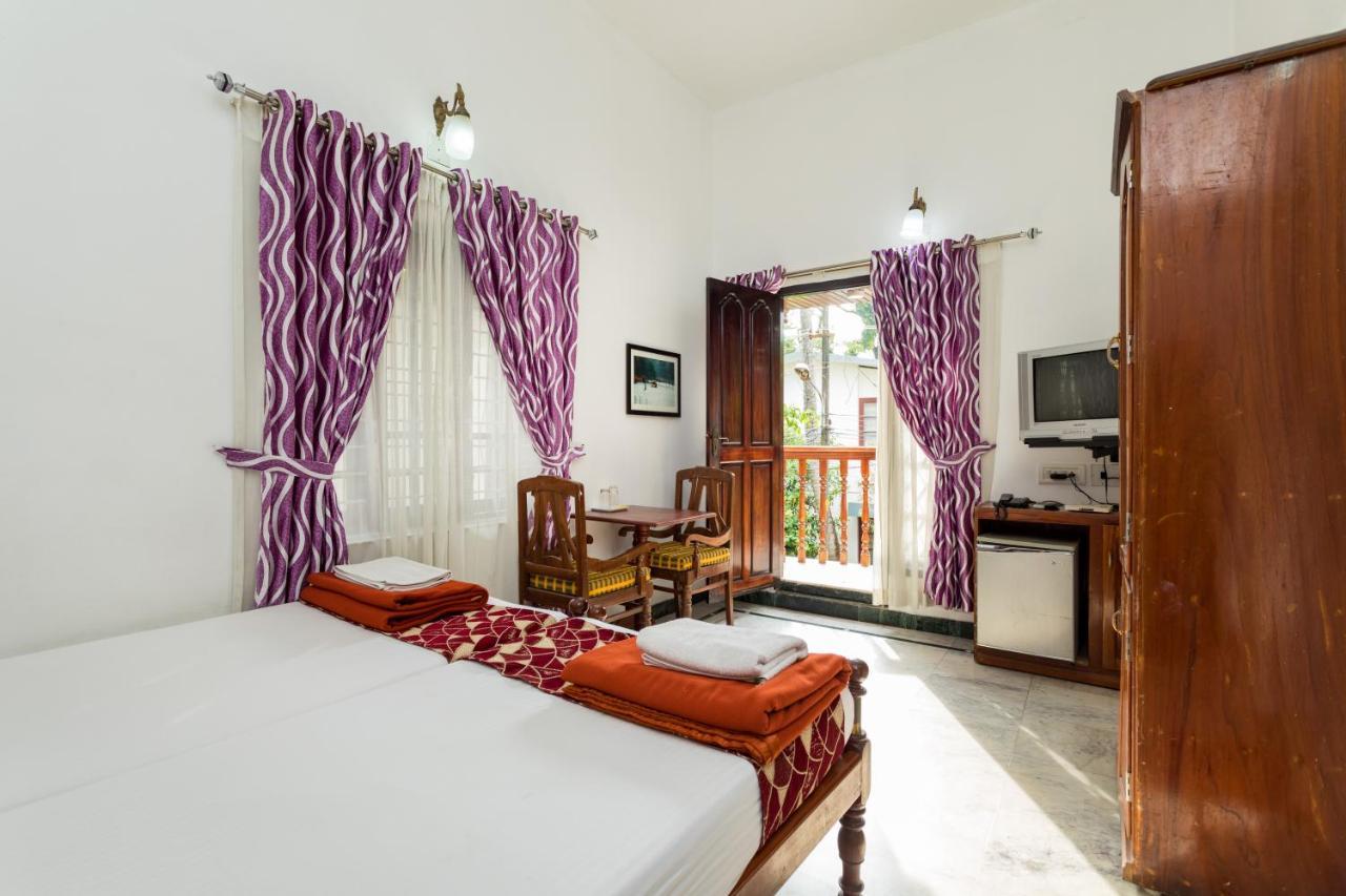 Hotel White Rose Kochi Eksteriør billede