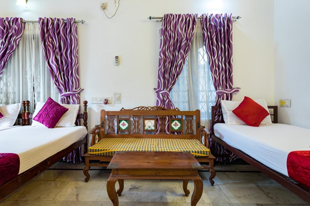 Hotel White Rose Kochi Eksteriør billede