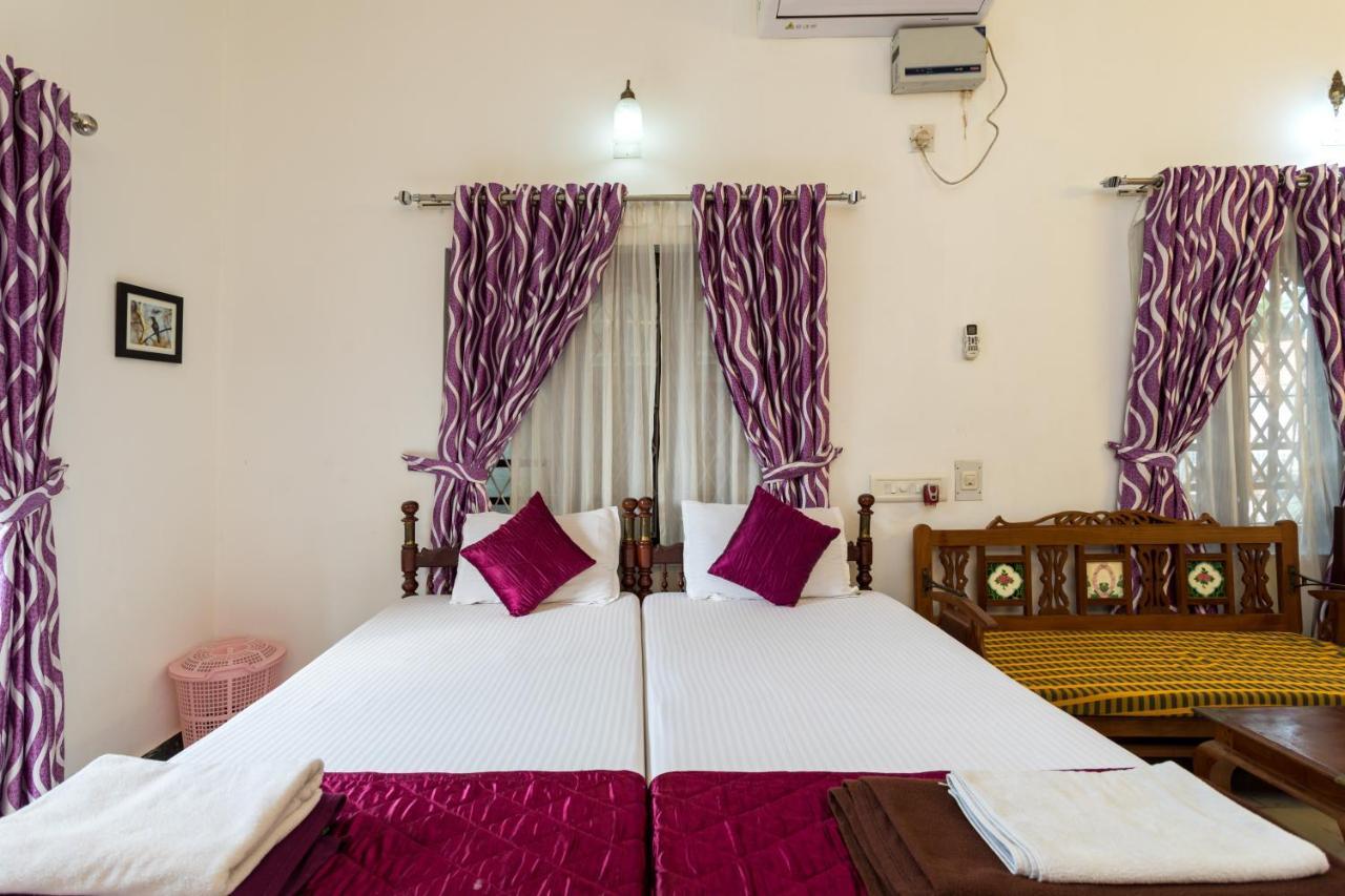 Hotel White Rose Kochi Eksteriør billede